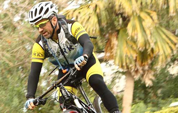 Three and easy for De ste Croix