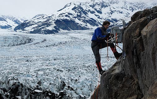 A stark account of a natural disaster in motion