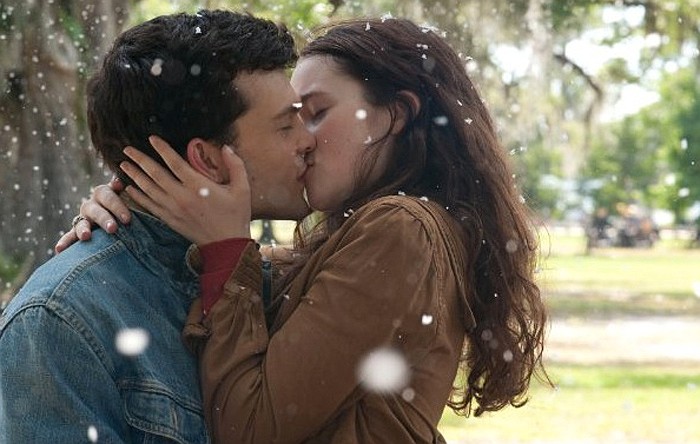 Showing from Feb. 22: Beautiful Creatures ***