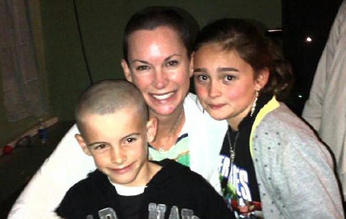 Mom of three raises $75k for cancer research