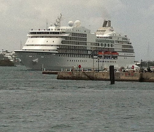 Seven Seas Navigator arrives in Hamilton