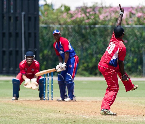 USA (271/7) v Bermuda 241