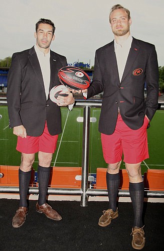 Saracens get their Bermuda shorts on