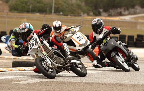 Sousa and Bailey dominate in street bike racing