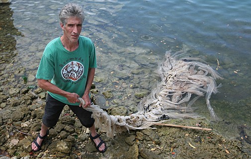 Mysterious plastic netting found in water