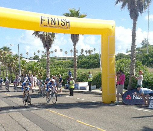 Bermuda bag gold and silver in women's road race