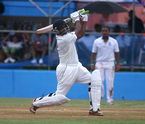 Cup Match 2013, Day 1: History-maker Tucker helps put Somerset in charge