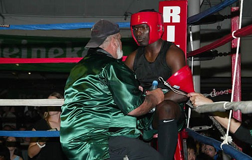 Bermuda's boxing scene is on the canvas