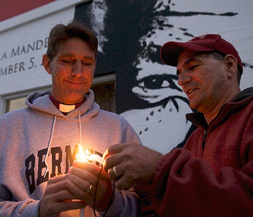 Mandela’s legacy remembered at candlelight vigil