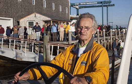 Paris ticks off leg two as he celebrates Christmas at sea