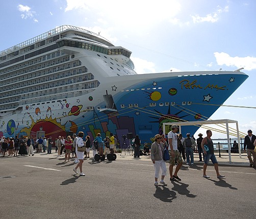 Child dies on Norwegian Breakaway