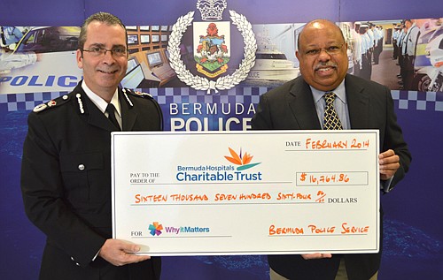 Police donate to Hospital Trust