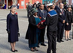 Duchess and Premier attend remembrance service