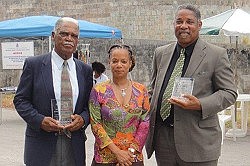 Market vendors awarded for community service