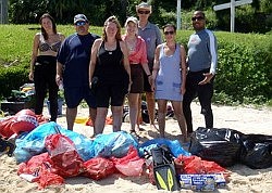 Divers help clean up